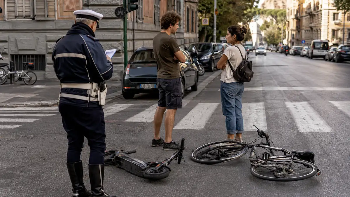 Incidente stradale con monopattino elettrico e bicicletta dopo la riforma del Codice della Strada